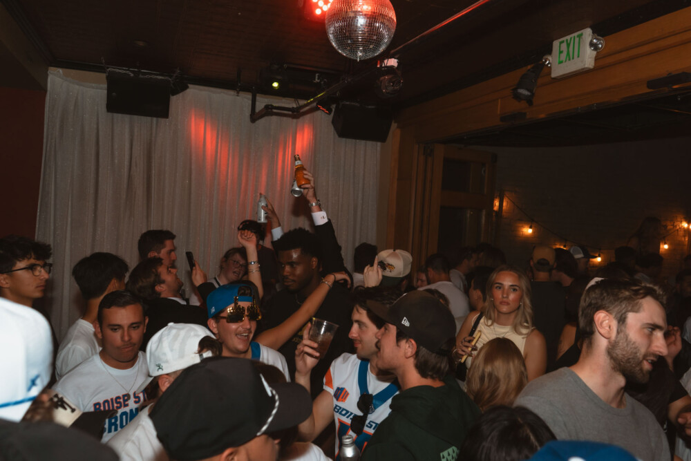 picture of people at Amsterdam Lounge in Boise, Idaho
