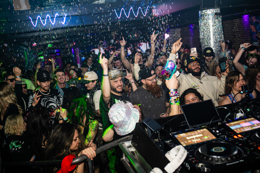 picture of Avello performing at StrangeLove, February 12 2026