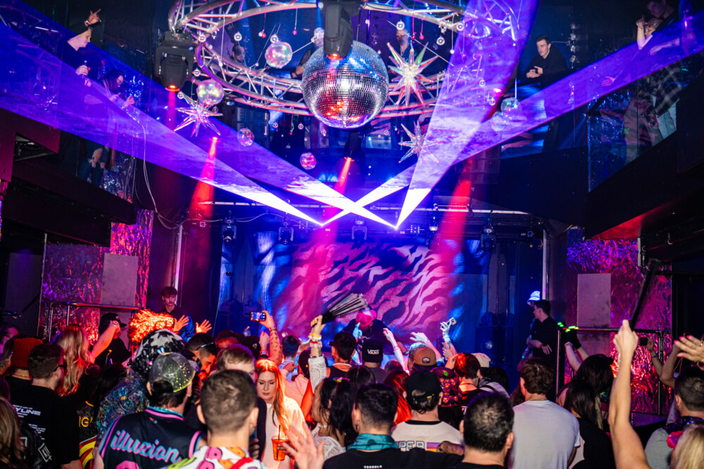 picture of Avello performing at StrangeLove, February 12 2026