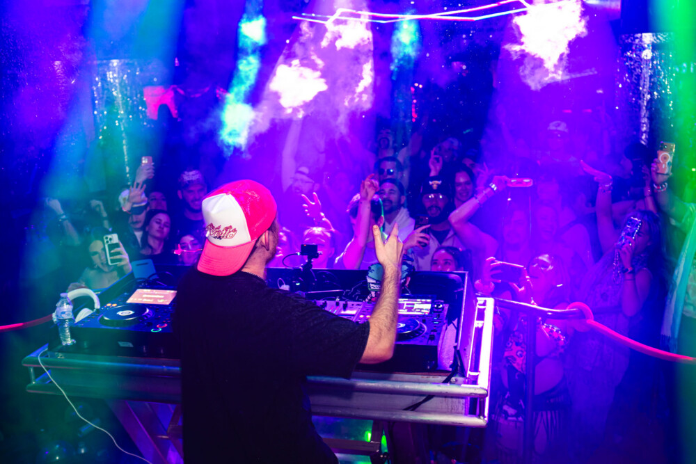 picture of Avello performing at StrangeLove, February 12 2026