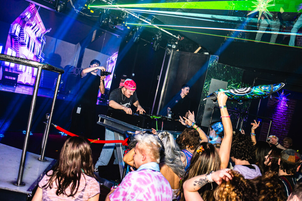 picture of Avello performing at StrangeLove, February 12 2026