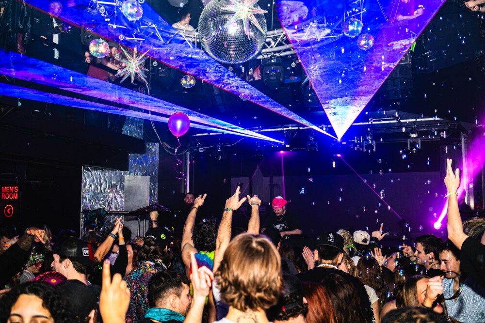 picture of Avello performing at StrangeLove, February 12 2026