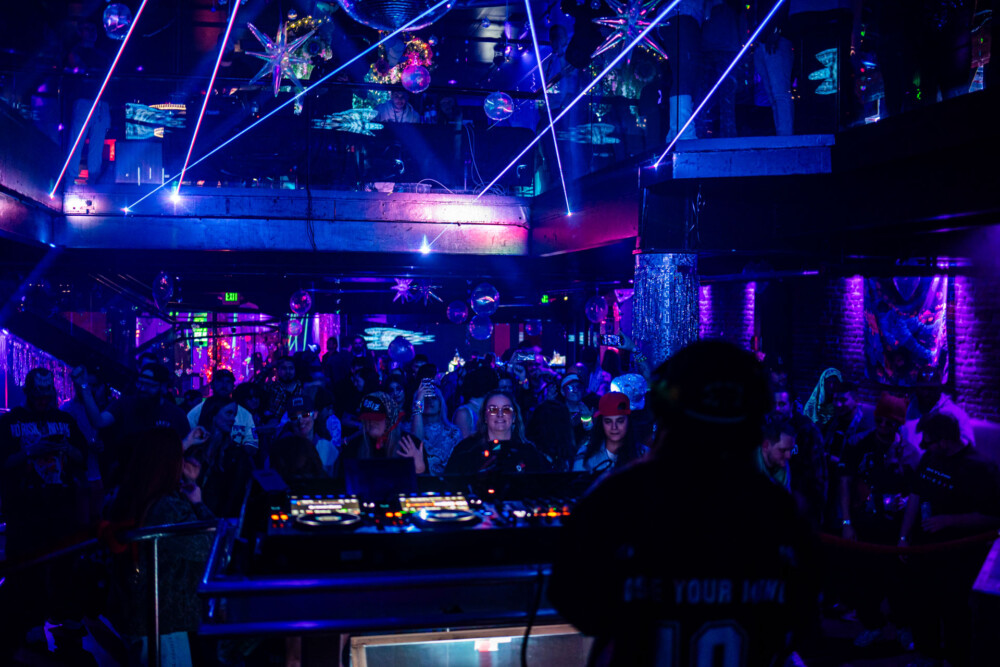 picture of Avello performing at StrangeLove, February 12 2026