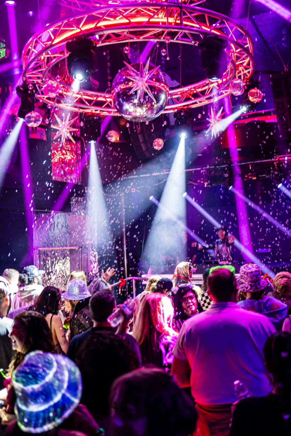 picture of Avello performing at StrangeLove, February 12 2026